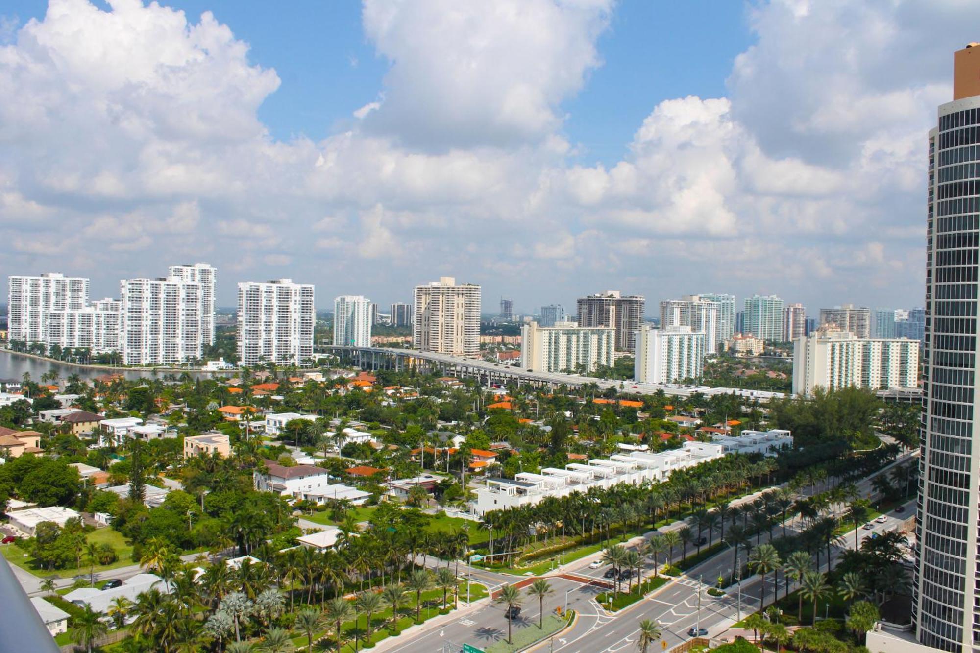 Marenas Beach Resort Sunny Isles Beach Exterior foto