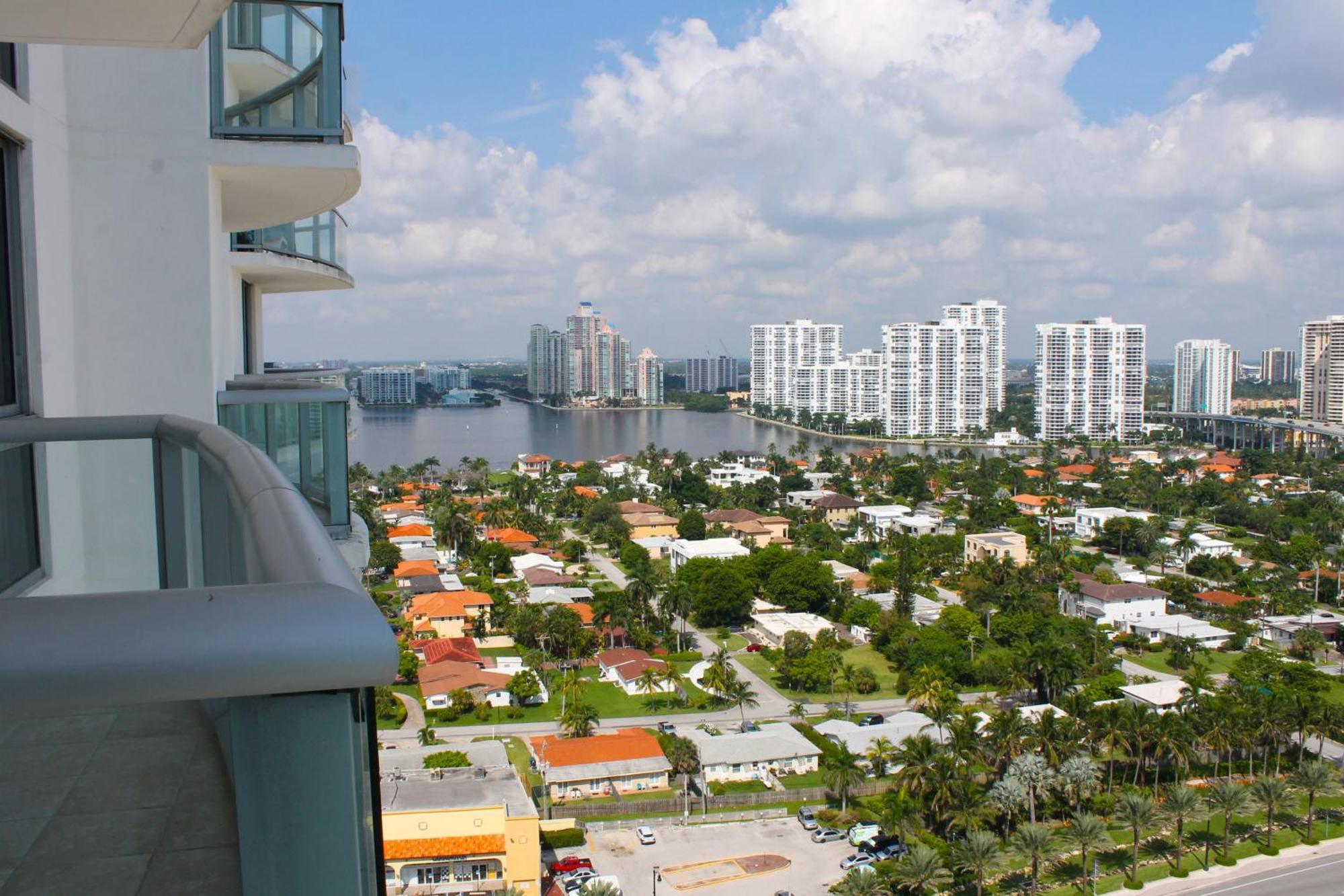 Marenas Beach Resort Sunny Isles Beach Exterior foto