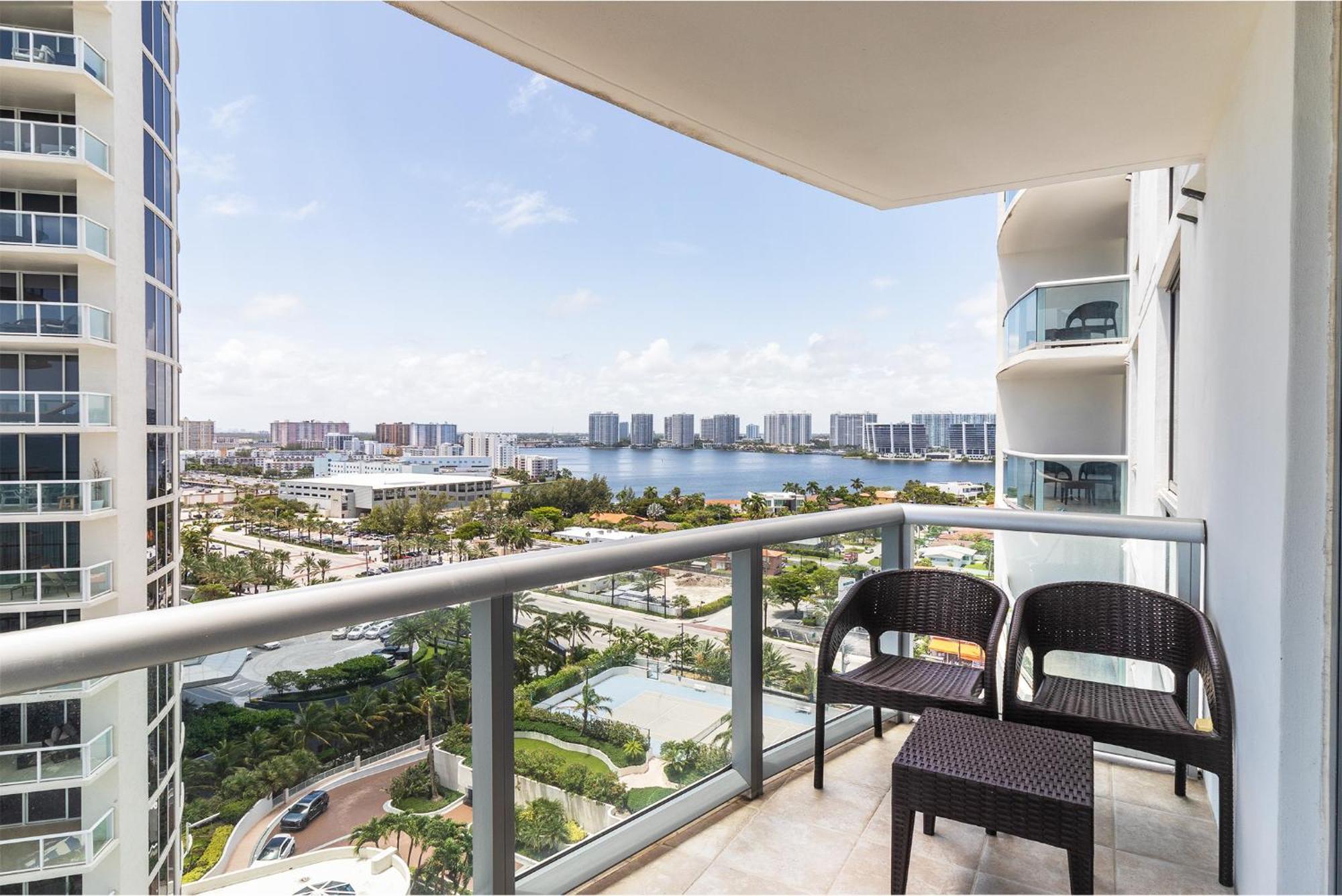 Marenas Beach Resort Sunny Isles Beach Exterior foto